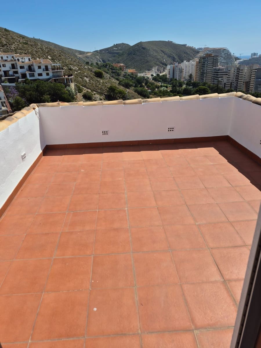 Villa/Maison de 4 chambres à louer à Cullera avec piscine garage - 2 300 € (Ref: 9873848)