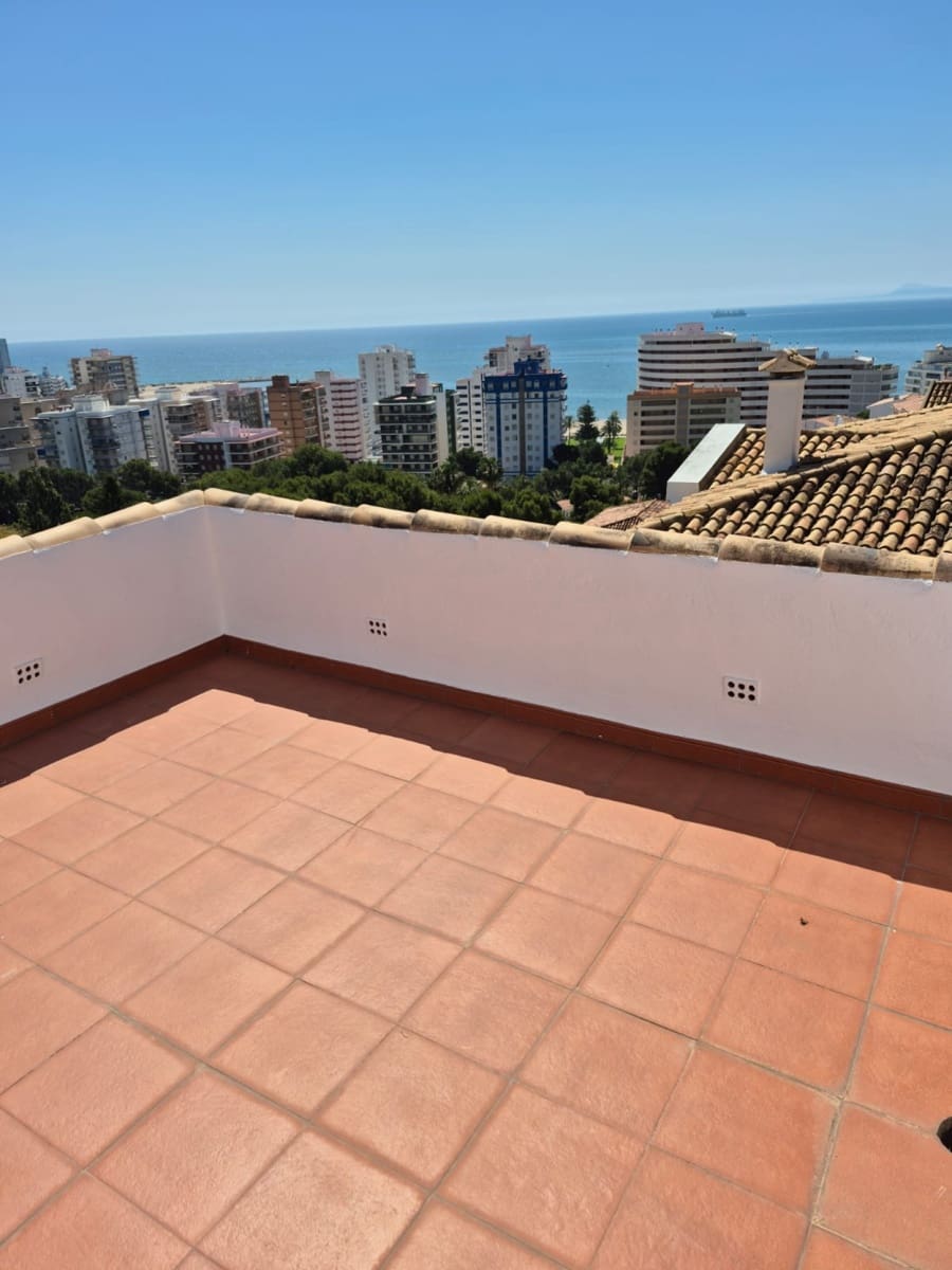 Villa/Maison de 4 chambres à louer à Cullera avec piscine garage - 2 300 € (Ref: 9873848)