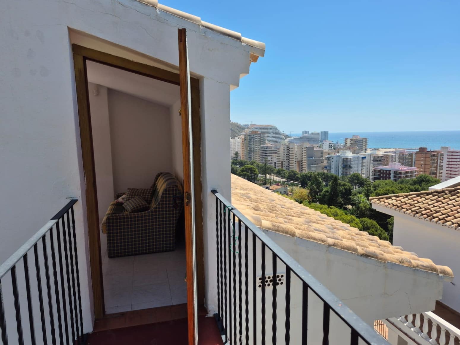 Villa/Maison de 4 chambres à louer à Cullera avec piscine garage - 2 300 € (Ref: 9873848)