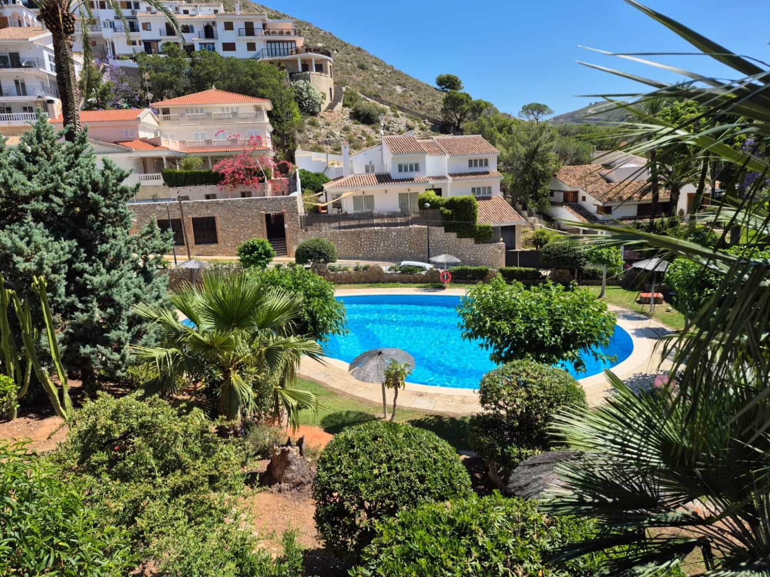 Villa/Maison de 4 chambres à louer à Cullera avec piscine garage - 2 300 € (Ref: 9873848)