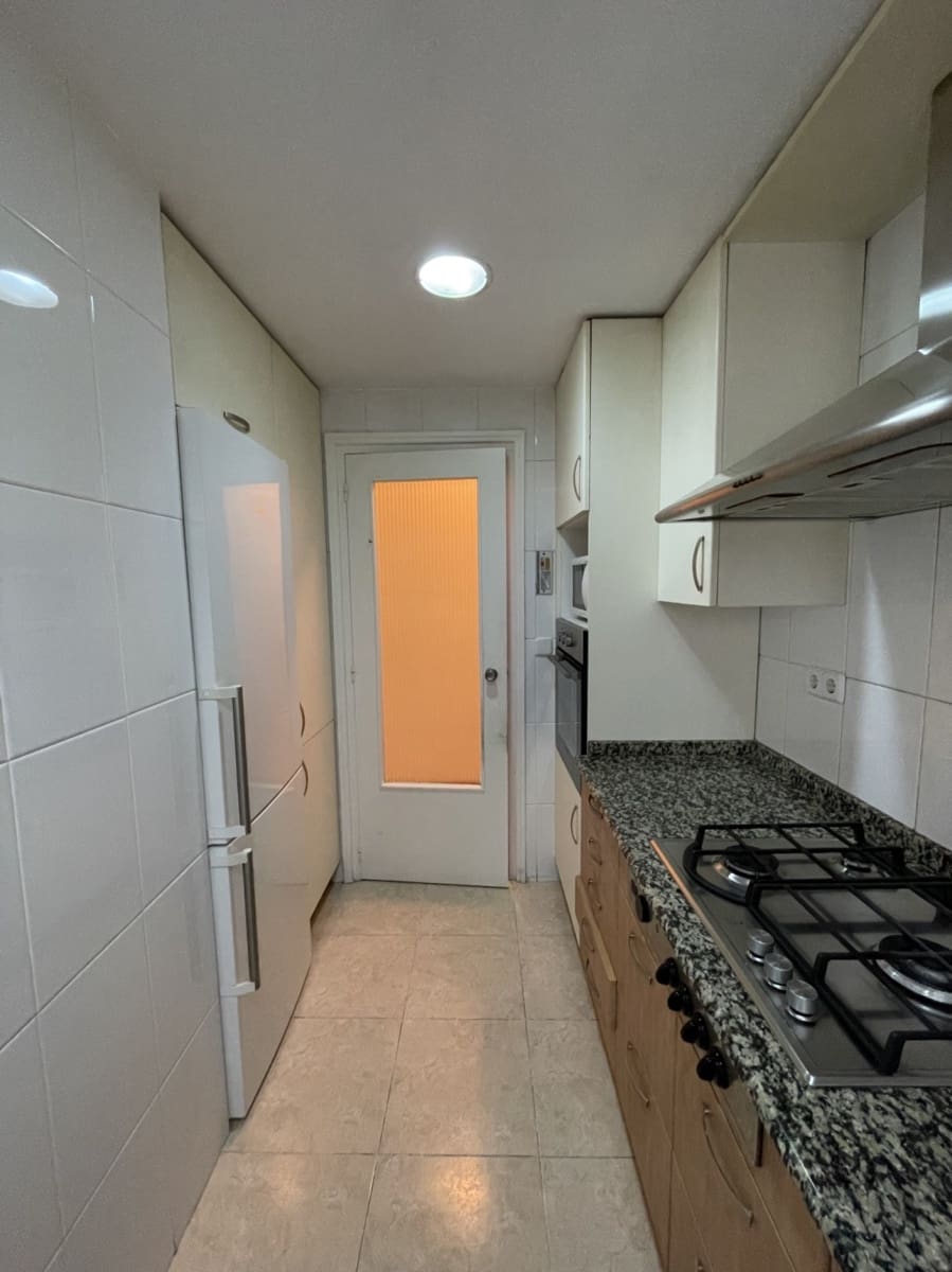 3 slaapkamer Flat te koop in Valencia stad - € 355.000 (Ref: 9976526)