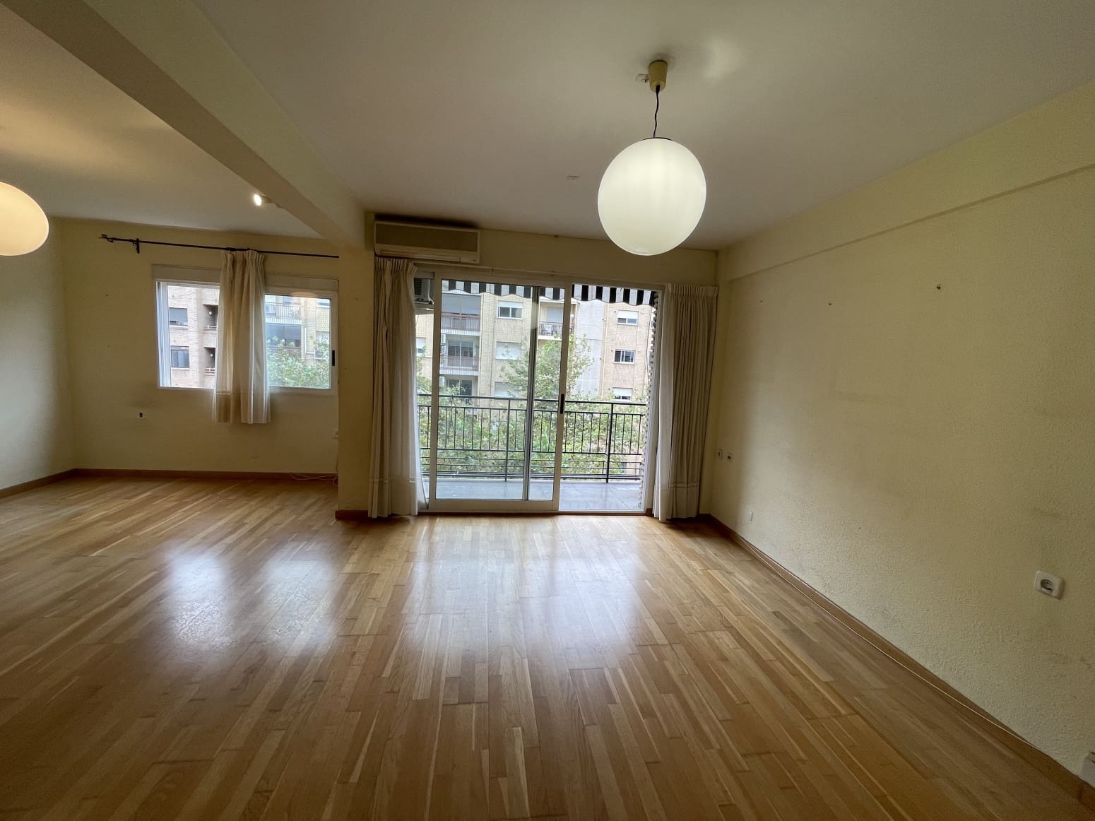 3 slaapkamer Flat te koop in Valencia stad - € 355.000 (Ref: 9976526)