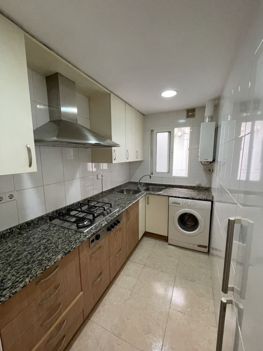 3 slaapkamer Flat te koop in Valencia stad - € 355.000 (Ref: 9976526)