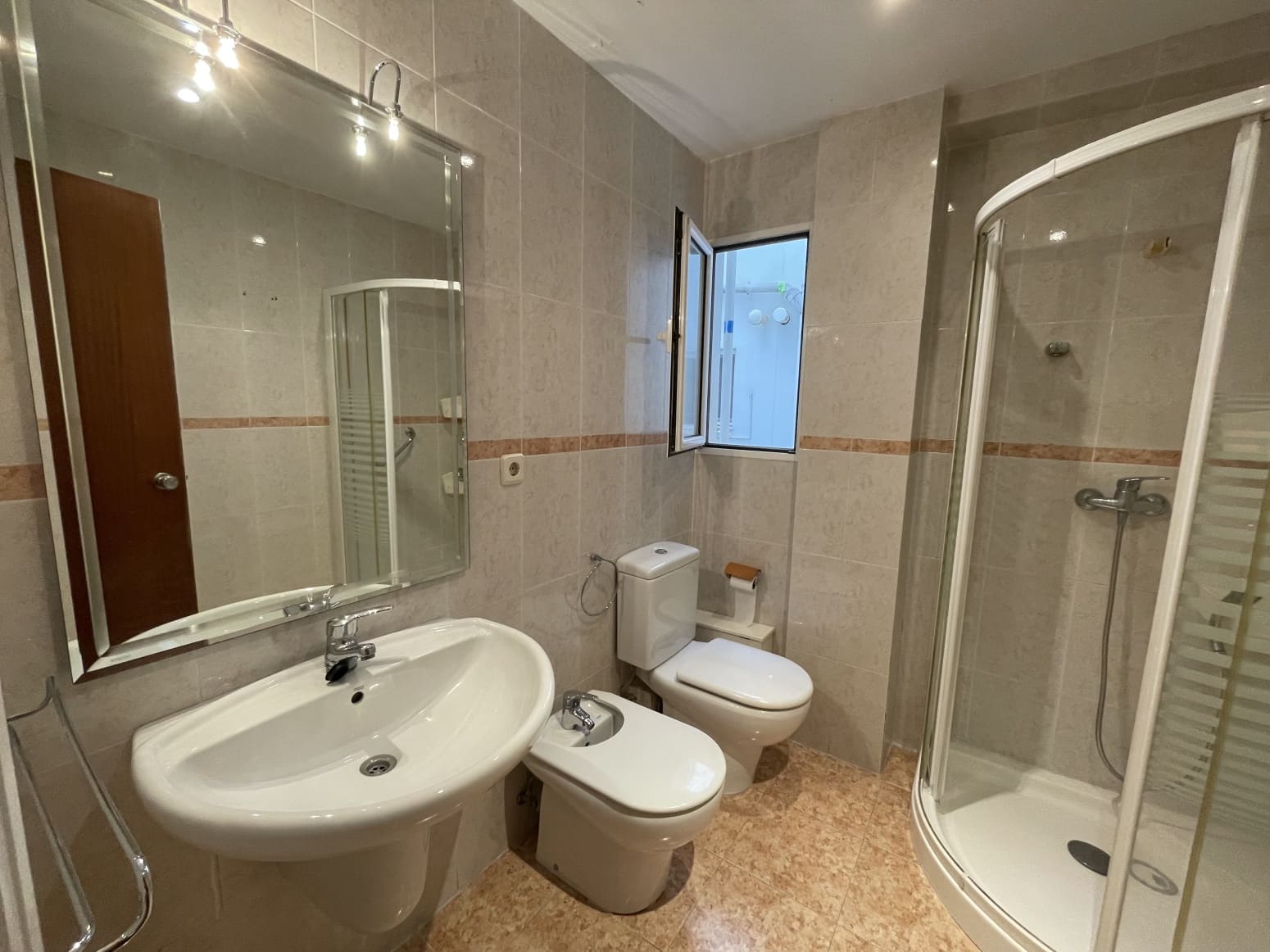 3 slaapkamer Flat te koop in Valencia stad - € 355.000 (Ref: 9976526)