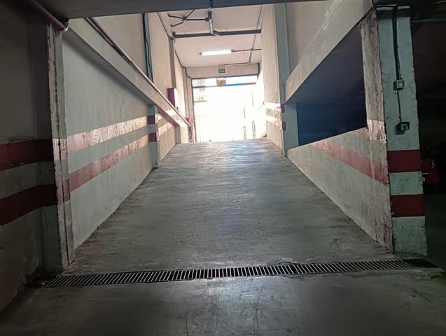 Garage til salg i San Lorenzo, Córdoba by - € 38.000 (Ref: 8968191)