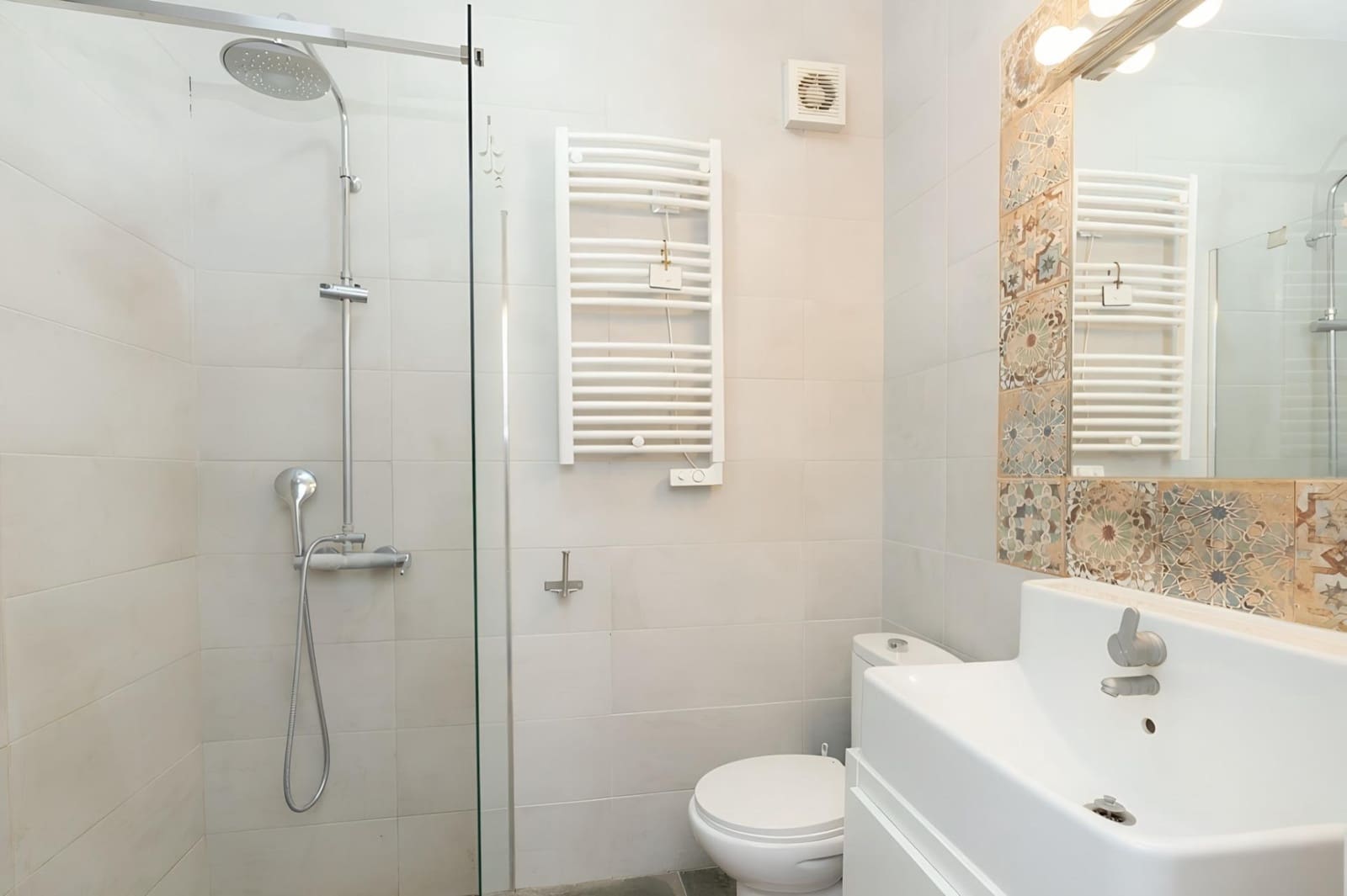 4 sypialnia Willa na sprzedaż w Velez de Benaudalla z basenem - 350 000 € (Ref: 9946154)