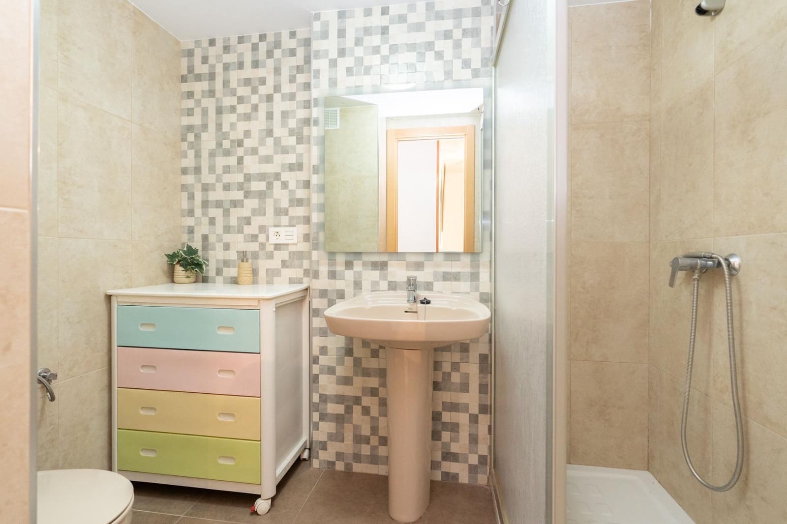 2 Zimmer Wohnung zu verkaufen in Salobrena mit Pool - 190.000 € (Ref: 9946158)