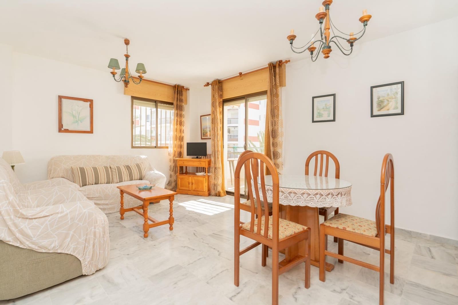 2 Zimmer Wohnung zu verkaufen in Salobrena mit Pool - 190.000 € (Ref: 9946158)