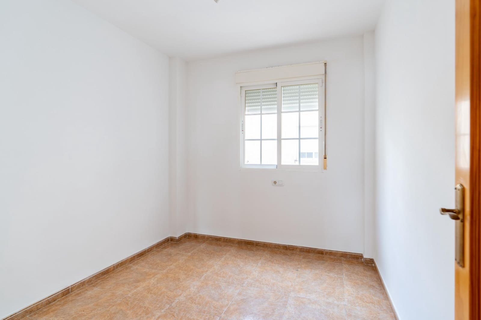 2 soverom Leilighet til salgs i Motril med garasje - € 125 000 (Ref: 9946159)