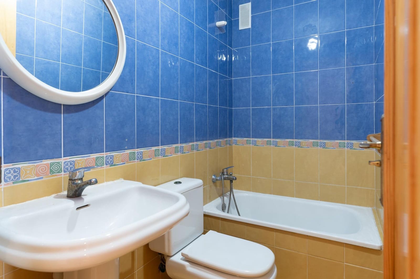 2 soverom Leilighet til salgs i Motril med garasje - € 125 000 (Ref: 9946159)