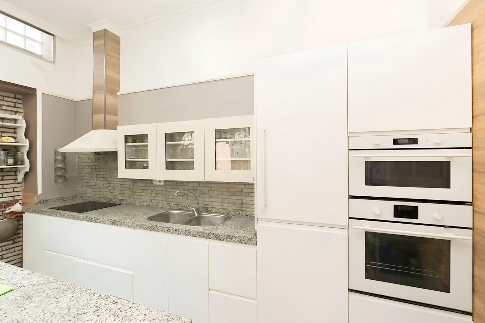 8 makuuhuone Omakotitalo myytävänä paikassa Motril mukana 
autotalli - 391 500 € (Ref: 9946165)