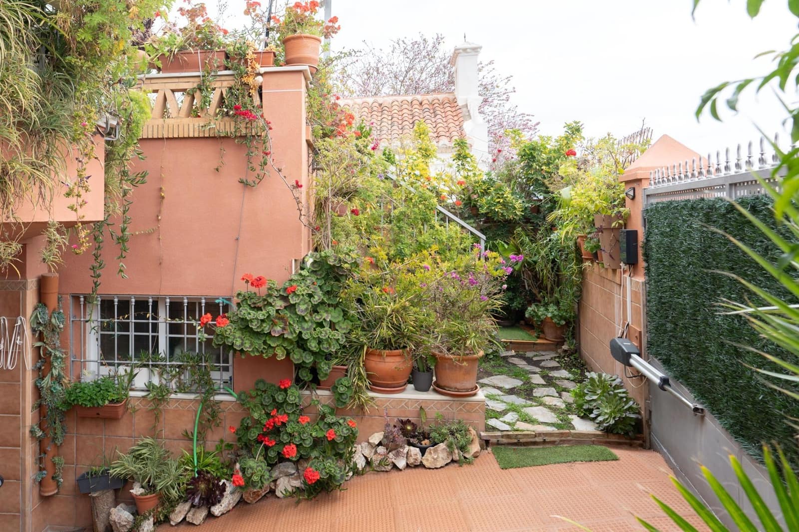 4 bedroom Townhouse for sale in Motril with garage - € 329,500 (Ref: 9946167)