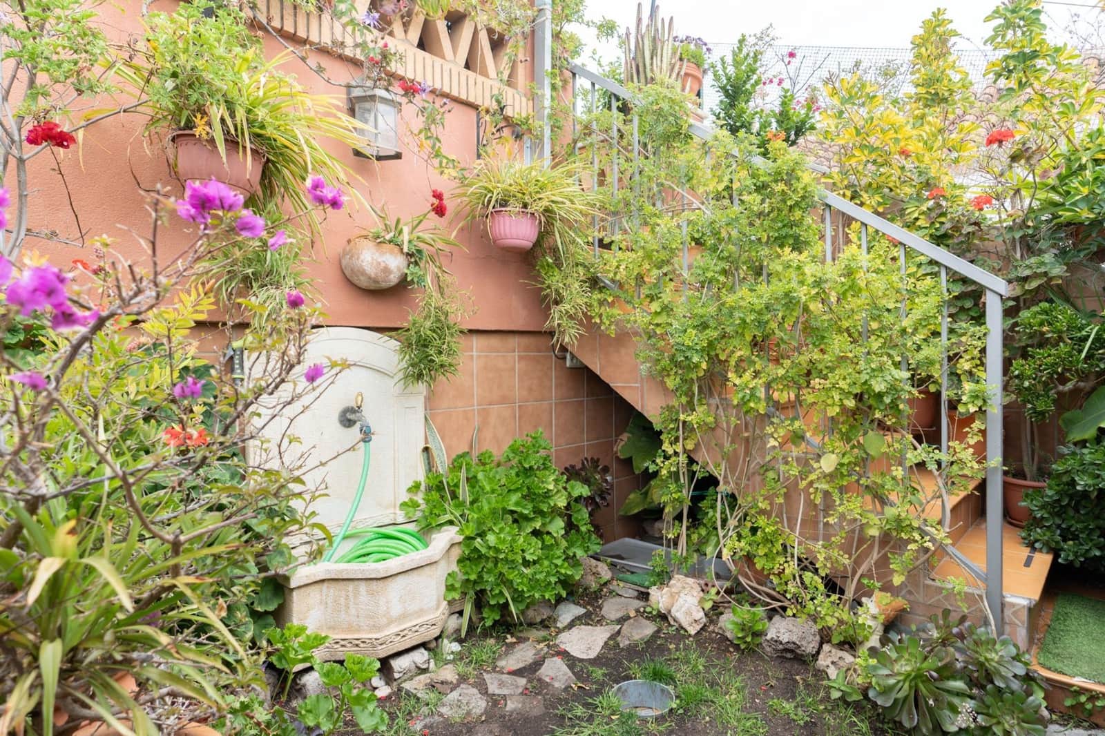 4 bedroom Townhouse for sale in Motril with garage - € 329,500 (Ref: 9946167)