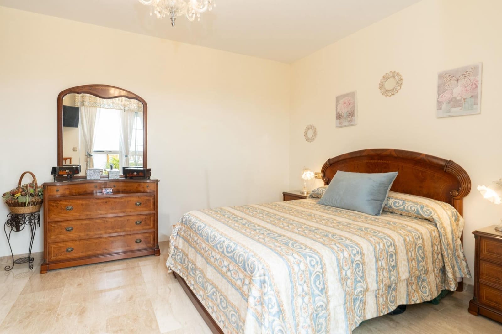 4 bedroom Townhouse for sale in Motril with garage - € 329,500 (Ref: 9946167)