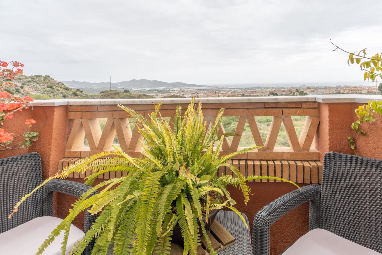 4 bedroom Townhouse for sale in Motril with garage - € 329,500 (Ref: 9946167)