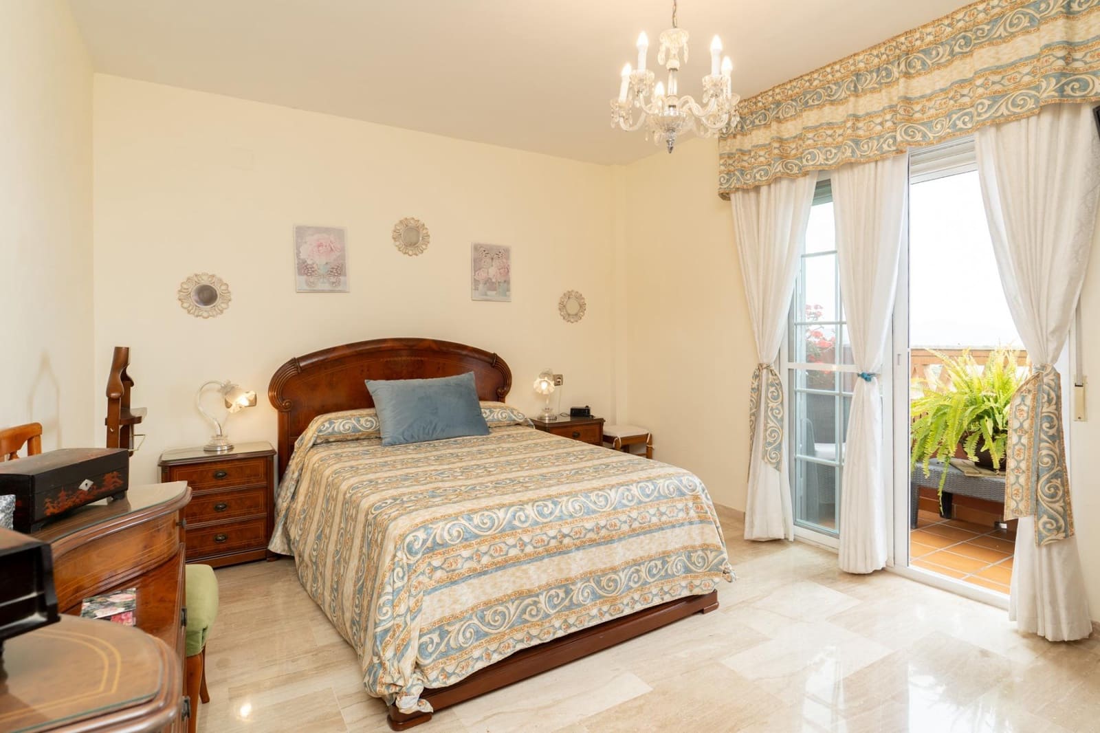 4 bedroom Townhouse for sale in Motril with garage - € 329,500 (Ref: 9946167)