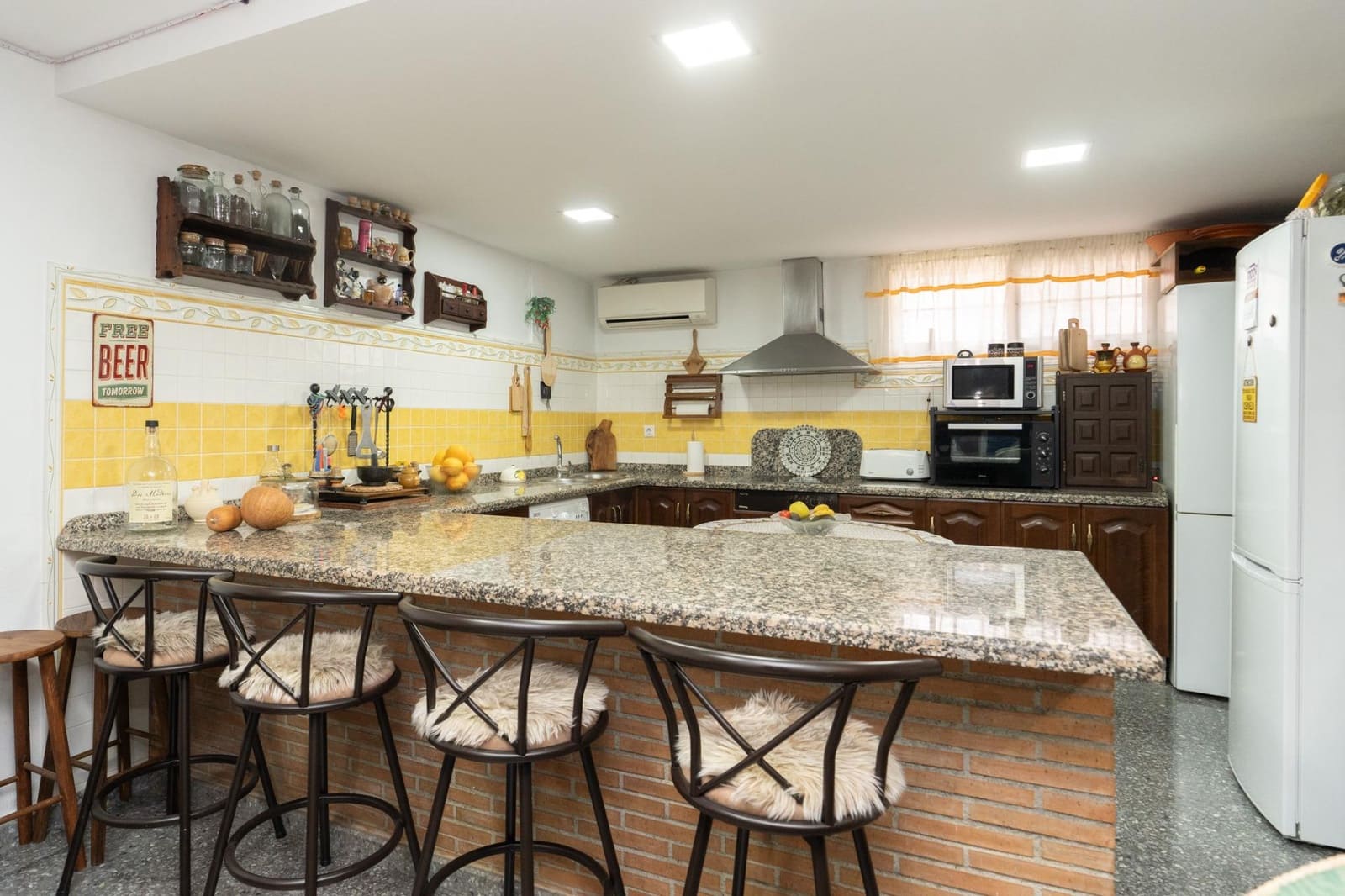 4 bedroom Townhouse for sale in Motril with garage - € 329,500 (Ref: 9946167)