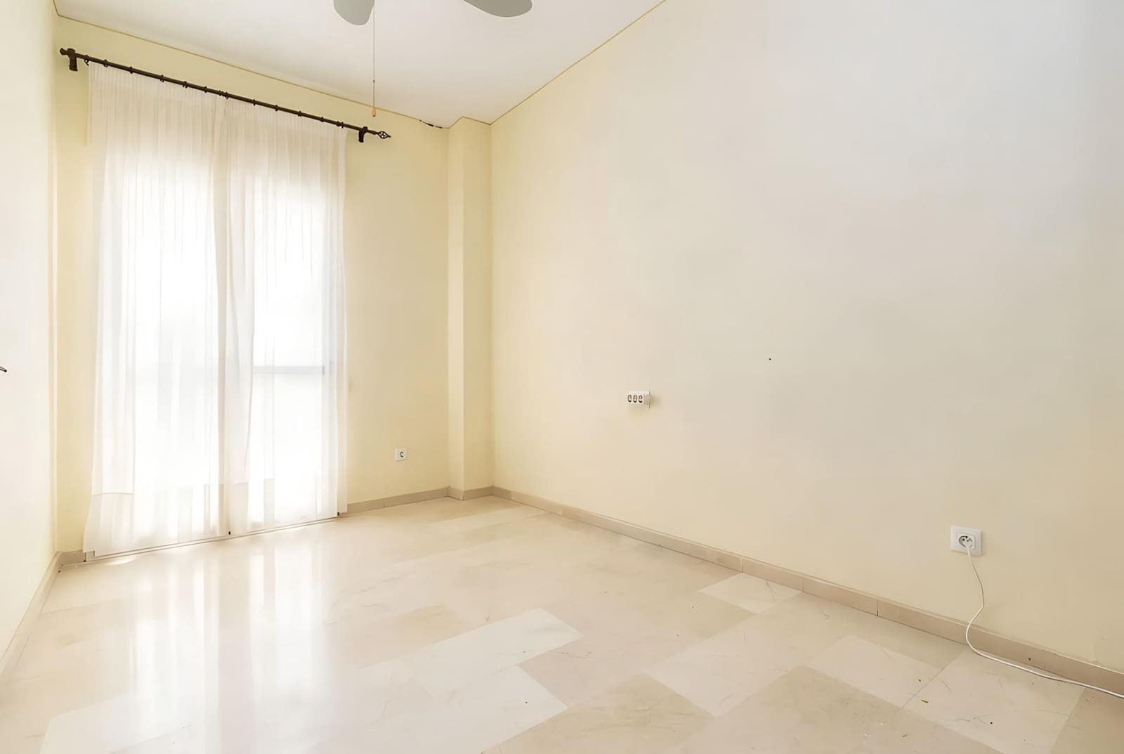 3 soveværelse Lejlighed til salg i Motril med garage - € 243.000 (Ref: 9946172)