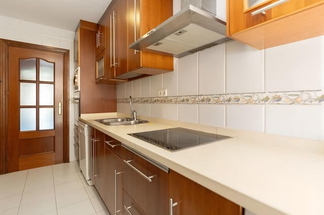 3 soveværelse Lejlighed til salg i Motril med garage - € 243.000 (Ref: 9946172)