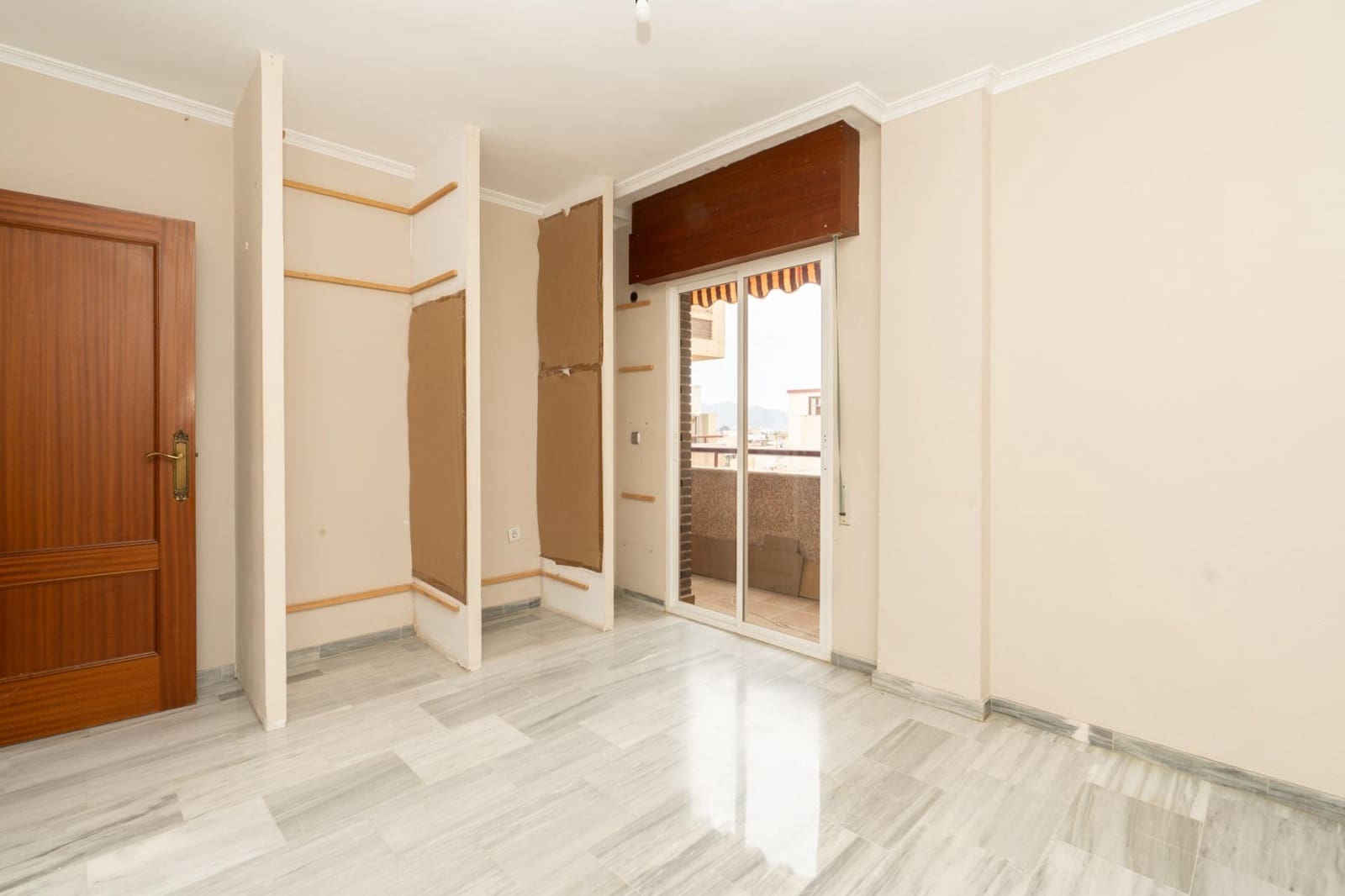 3 Zimmer Wohnung zu verkaufen in Motril mit Garage - 135.000 € (Ref: 9946173)