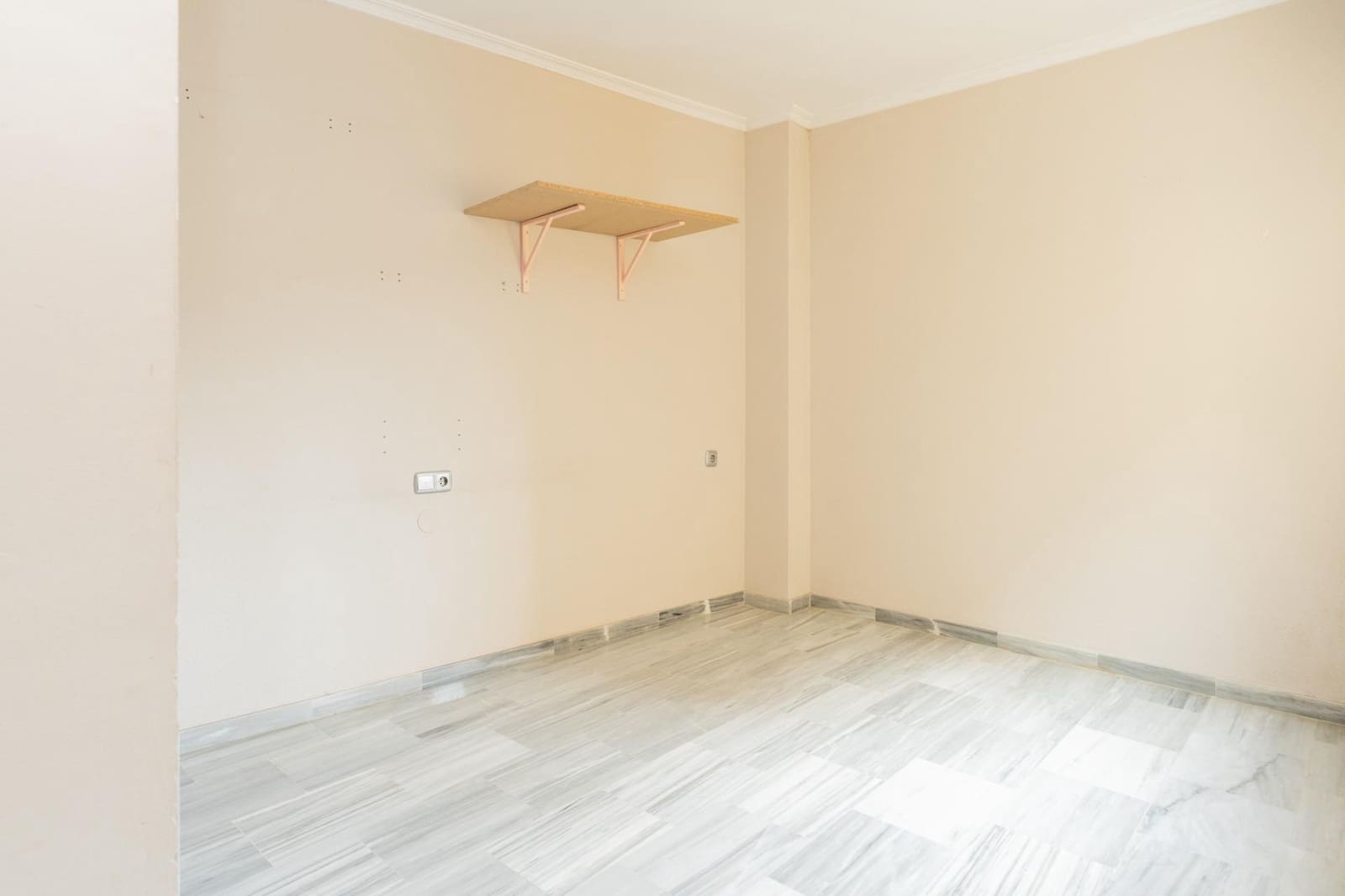3 Zimmer Wohnung zu verkaufen in Motril mit Garage - 135.000 € (Ref: 9946173)