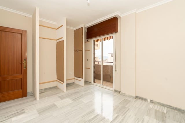 3 Zimmer Wohnung zu verkaufen in Motril mit Garage - 135.000 € (Ref: 9946173)