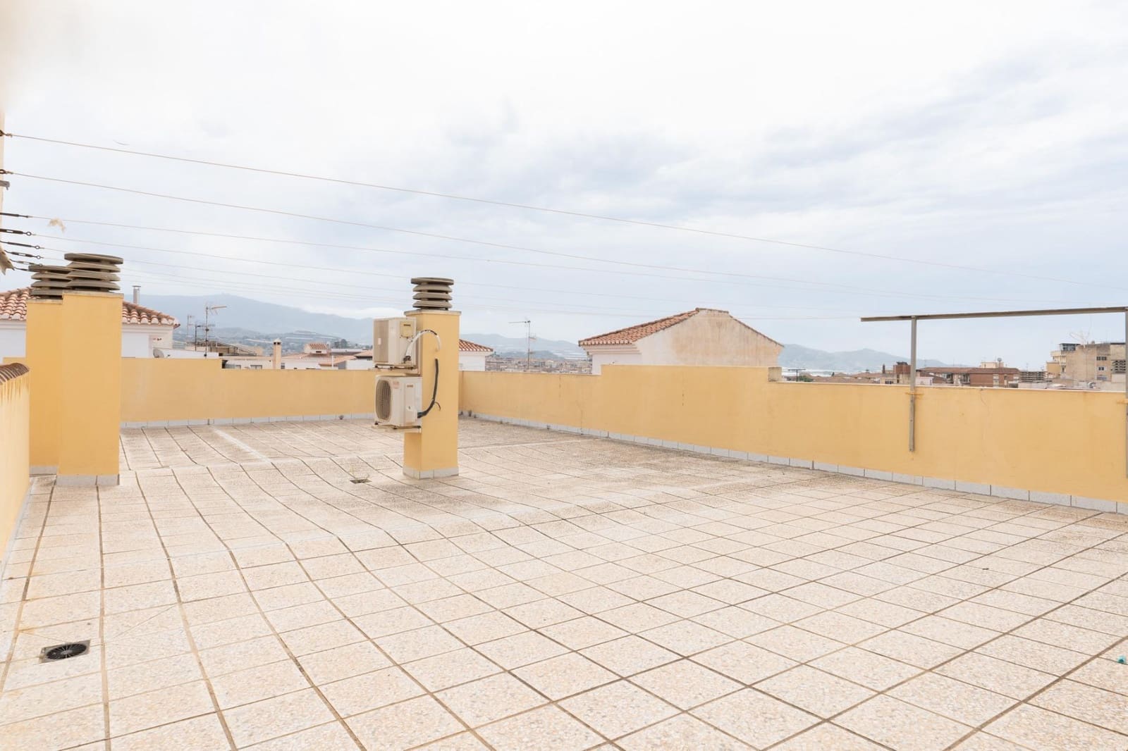 3 Zimmer Wohnung zu verkaufen in Motril mit Garage - 135.000 € (Ref: 9946173)