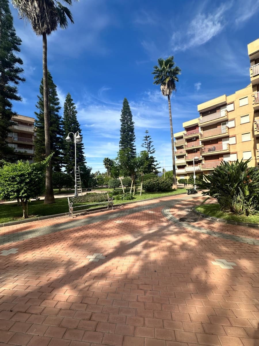 2 sypialnia Mieszkanie do wynajęcia w Motril z basenem - 750 € (Ref: 9946185)