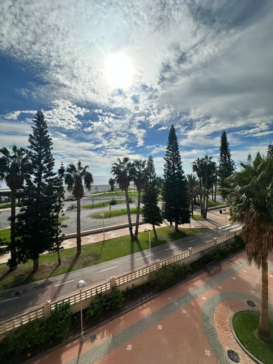 2 sypialnia Mieszkanie do wynajęcia w Motril z basenem - 750 € (Ref: 9946185)