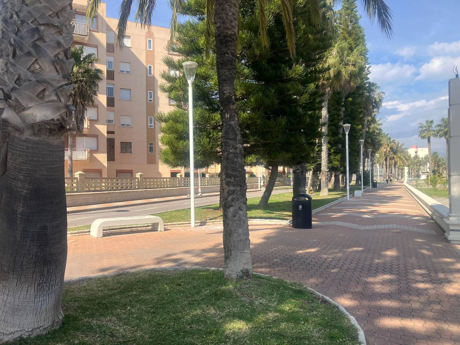 2 sypialnia Mieszkanie do wynajęcia w Motril z basenem - 750 € (Ref: 9946185)