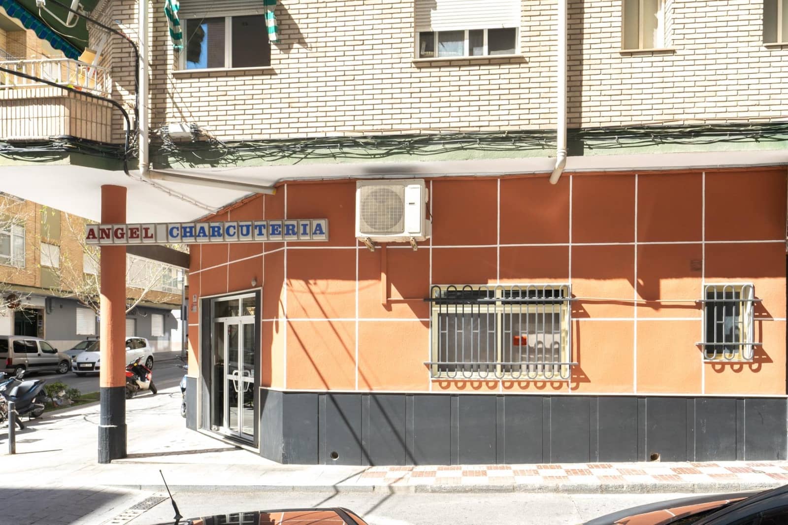 Erhverv til salg i Motril - € 109.500 (Ref: 9946187)