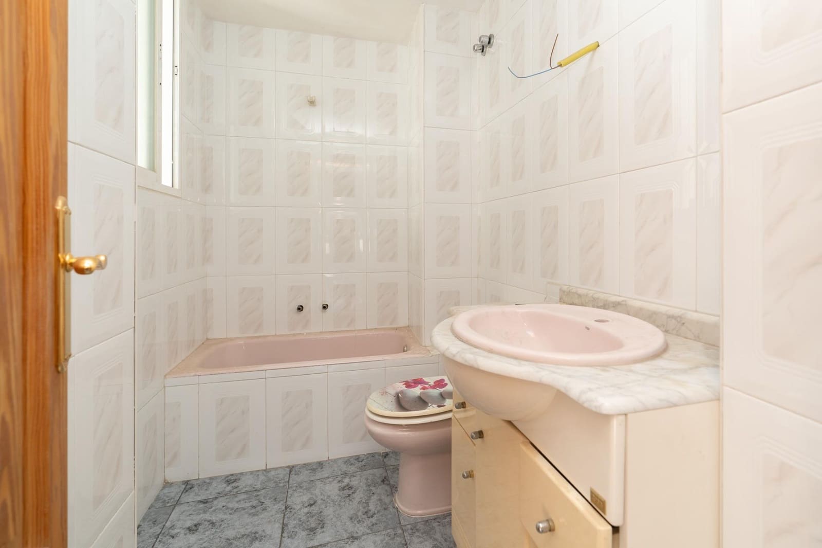 3 bedroom Flat for sale in Motril with garage - € 140,000 (Ref: 9946190)