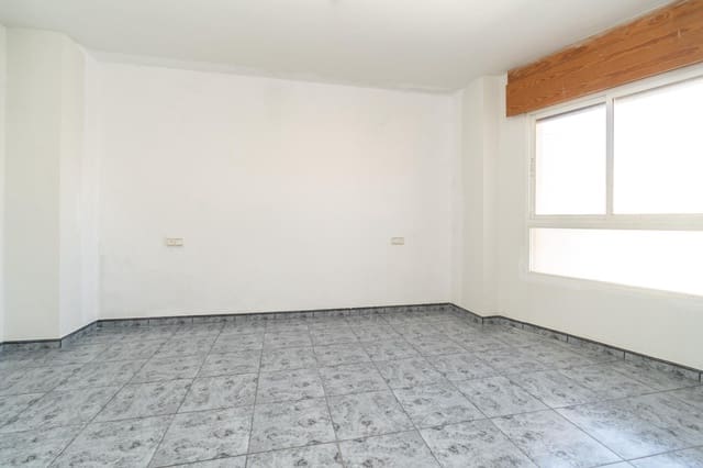 3 bedroom Flat for sale in Motril with garage - € 140,000 (Ref: 9946190)