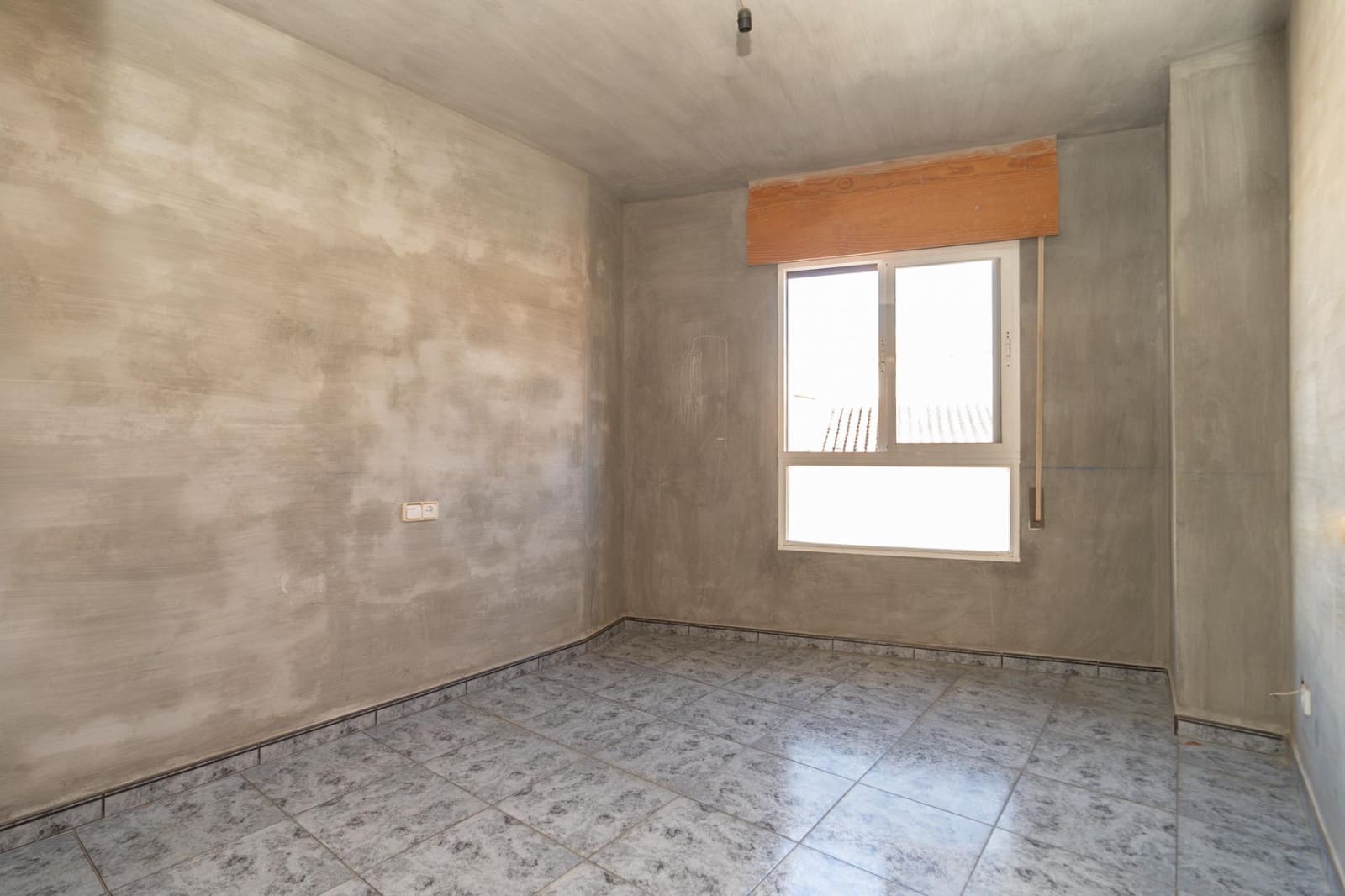 3 bedroom Flat for sale in Motril with garage - € 140,000 (Ref: 9946190)