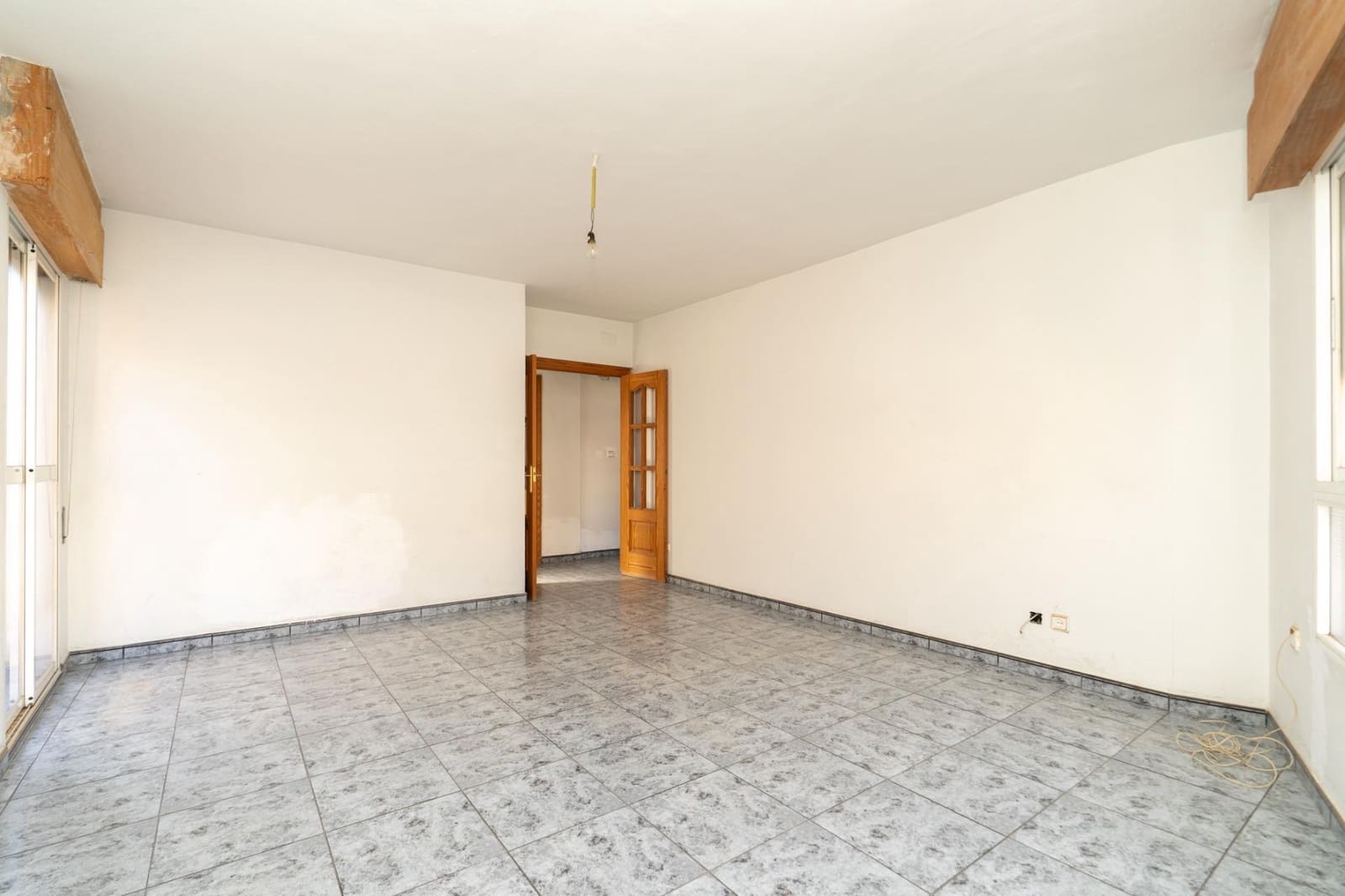 3 bedroom Flat for sale in Motril with garage - € 140,000 (Ref: 9946190)