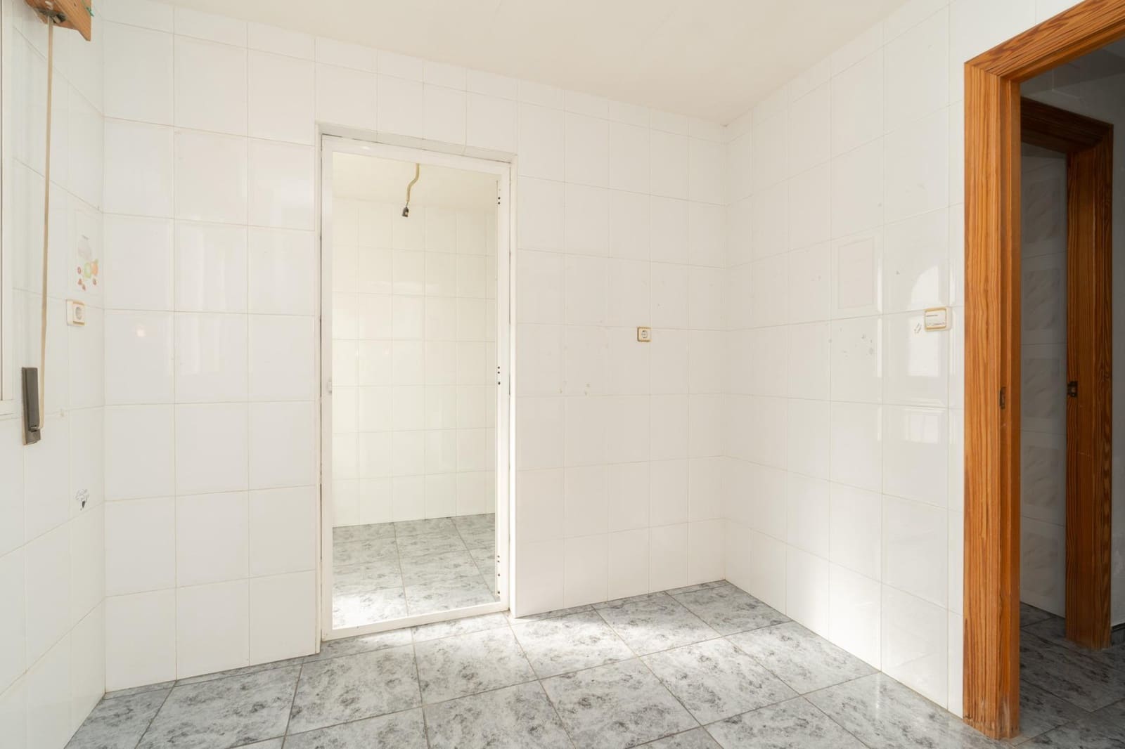 3 bedroom Flat for sale in Motril with garage - € 140,000 (Ref: 9946190)
