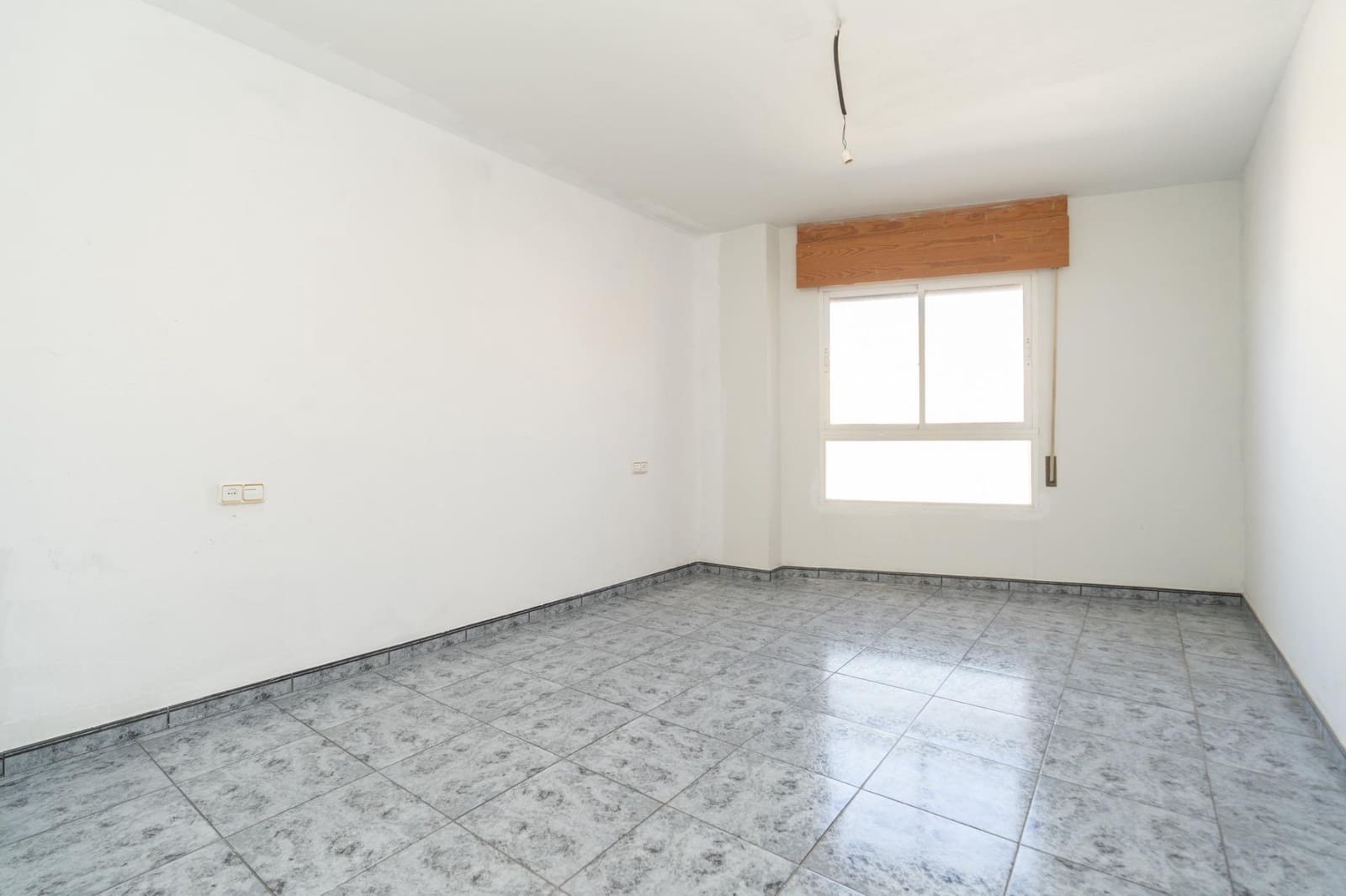 3 bedroom Flat for sale in Motril with garage - € 140,000 (Ref: 9946190)