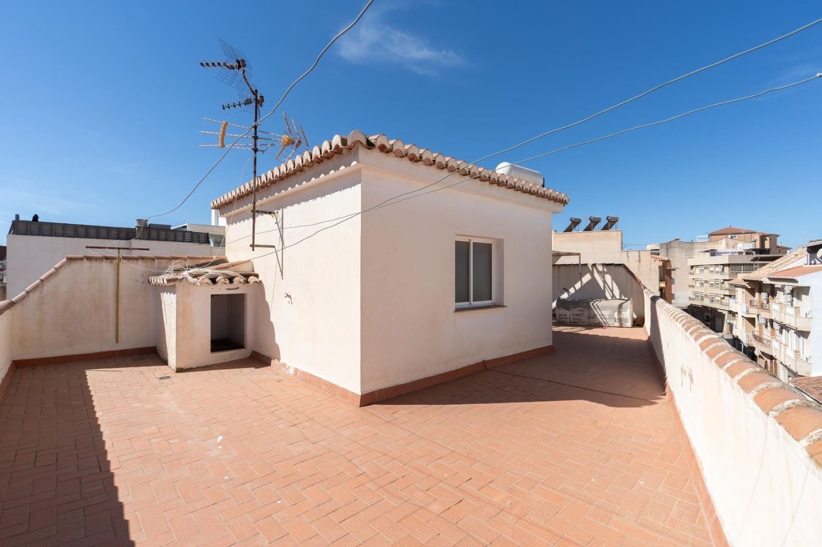 3 bedroom Flat for sale in Motril with garage - € 140,000 (Ref: 9946190)