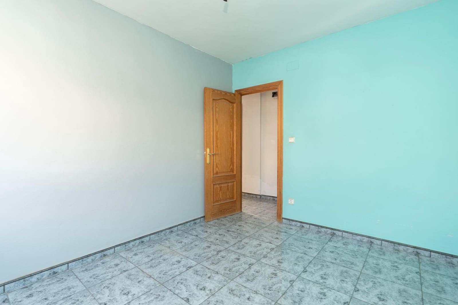 3 bedroom Flat for sale in Motril with garage - € 140,000 (Ref: 9946190)