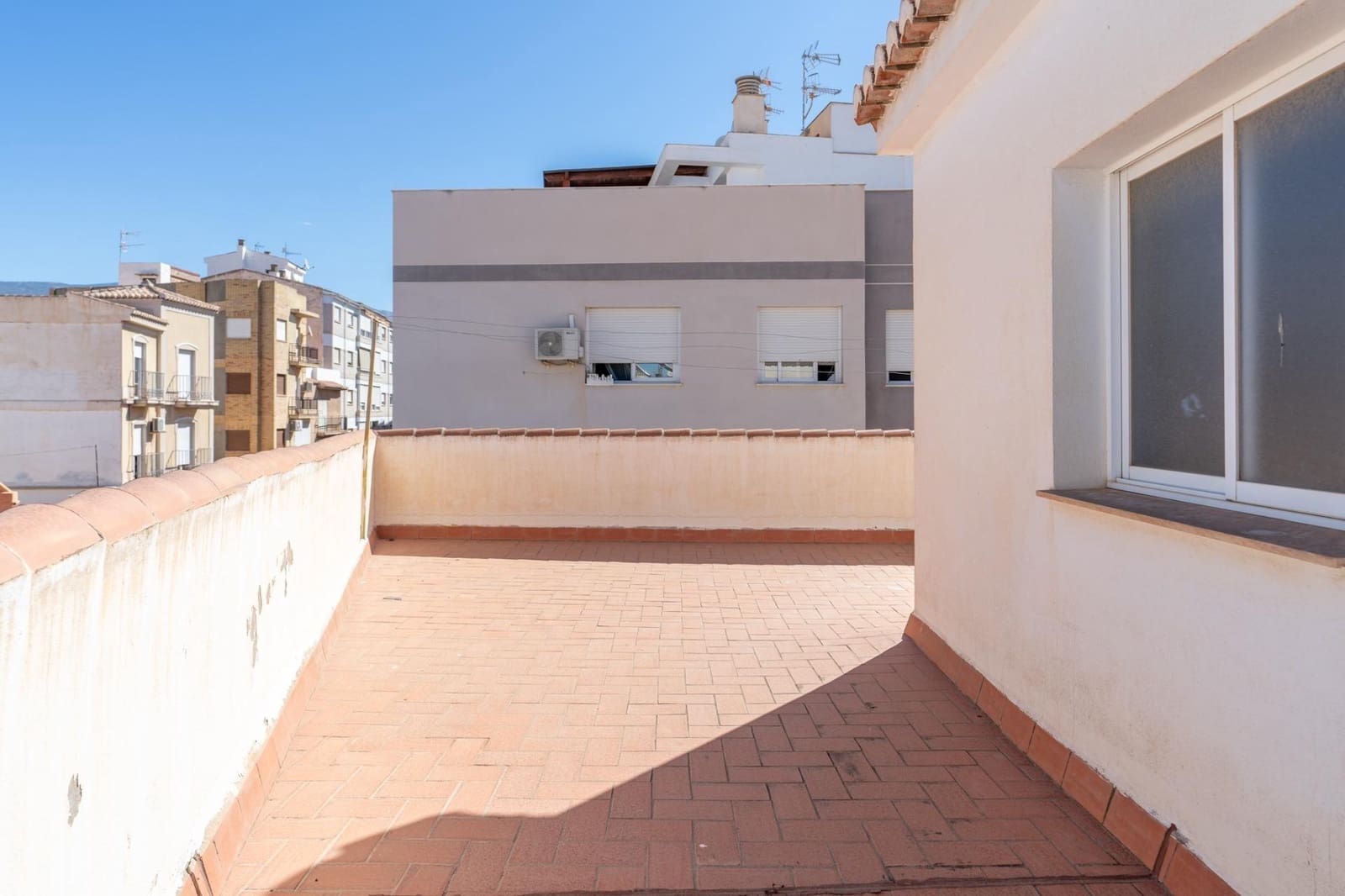 3 bedroom Flat for sale in Motril with garage - € 140,000 (Ref: 9946190)