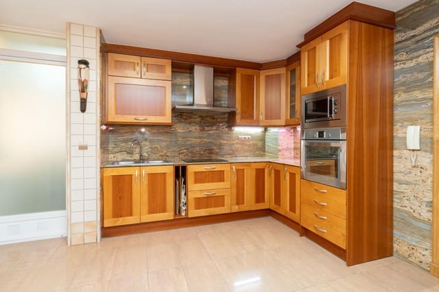 3 bedroom Flat for sale in Motril with garage - € 240,000 (Ref: 9946194)