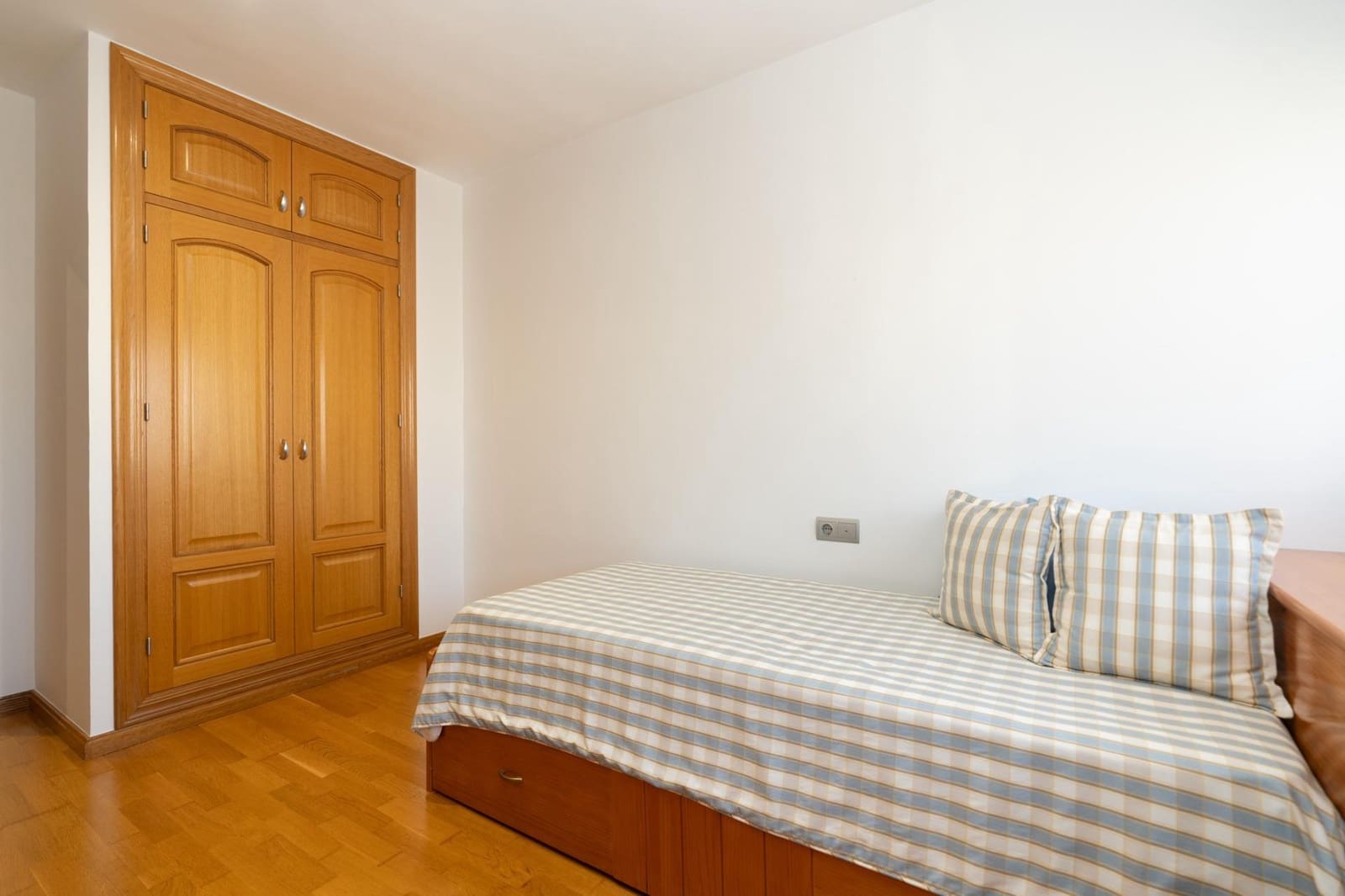 3 bedroom Flat for sale in Motril with garage - € 240,000 (Ref: 9946194)
