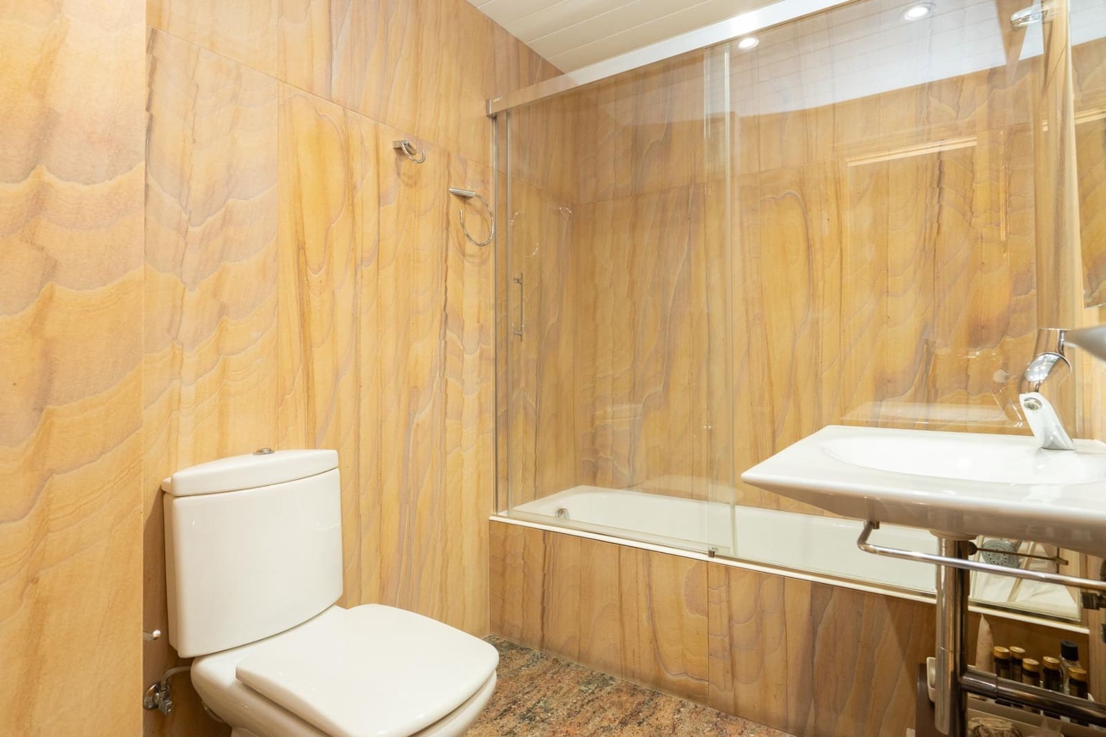 3 bedroom Flat for sale in Motril with garage - € 240,000 (Ref: 9946194)