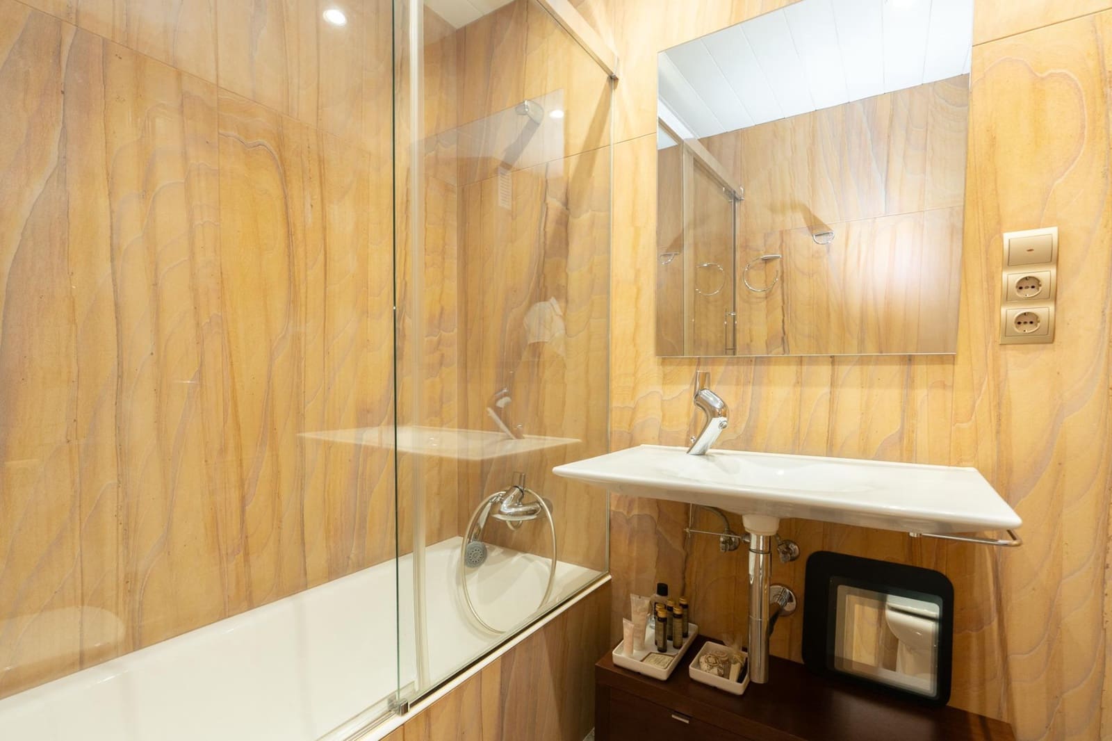3 bedroom Flat for sale in Motril with garage - € 240,000 (Ref: 9946194)
