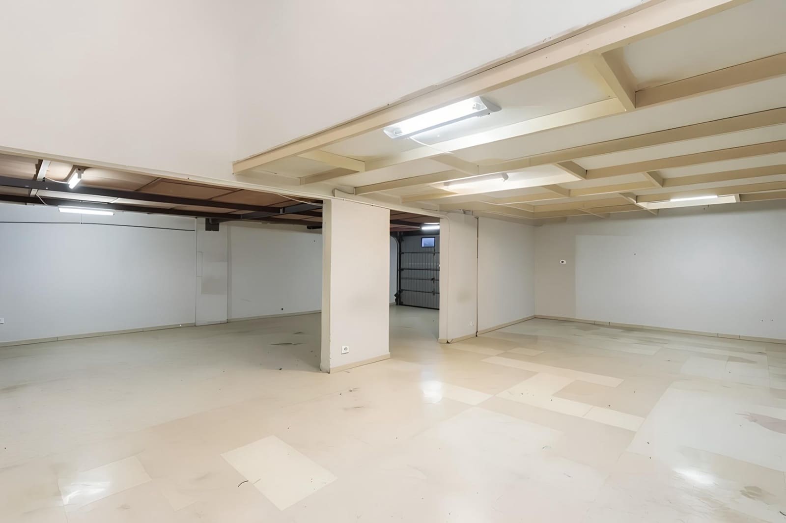 Erhverv til salg i Motril - € 149.500 (Ref: 9946196)