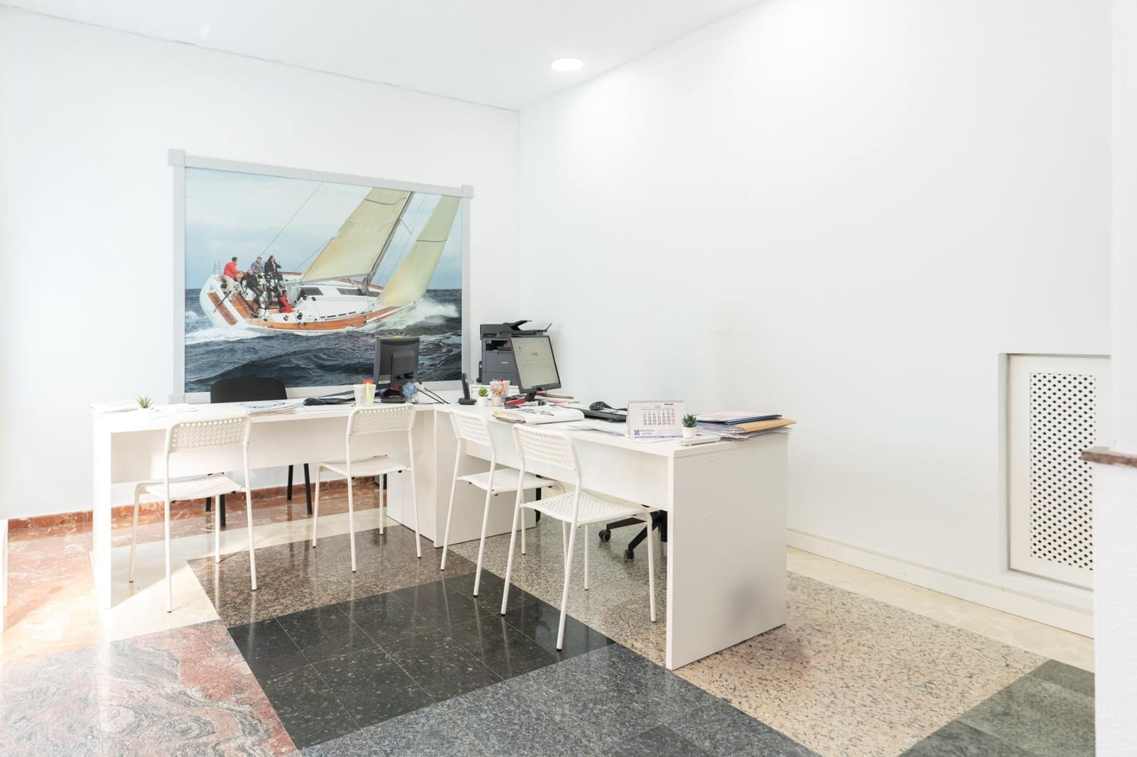 Erhverv til salg i Motril - € 149.500 (Ref: 9946196)