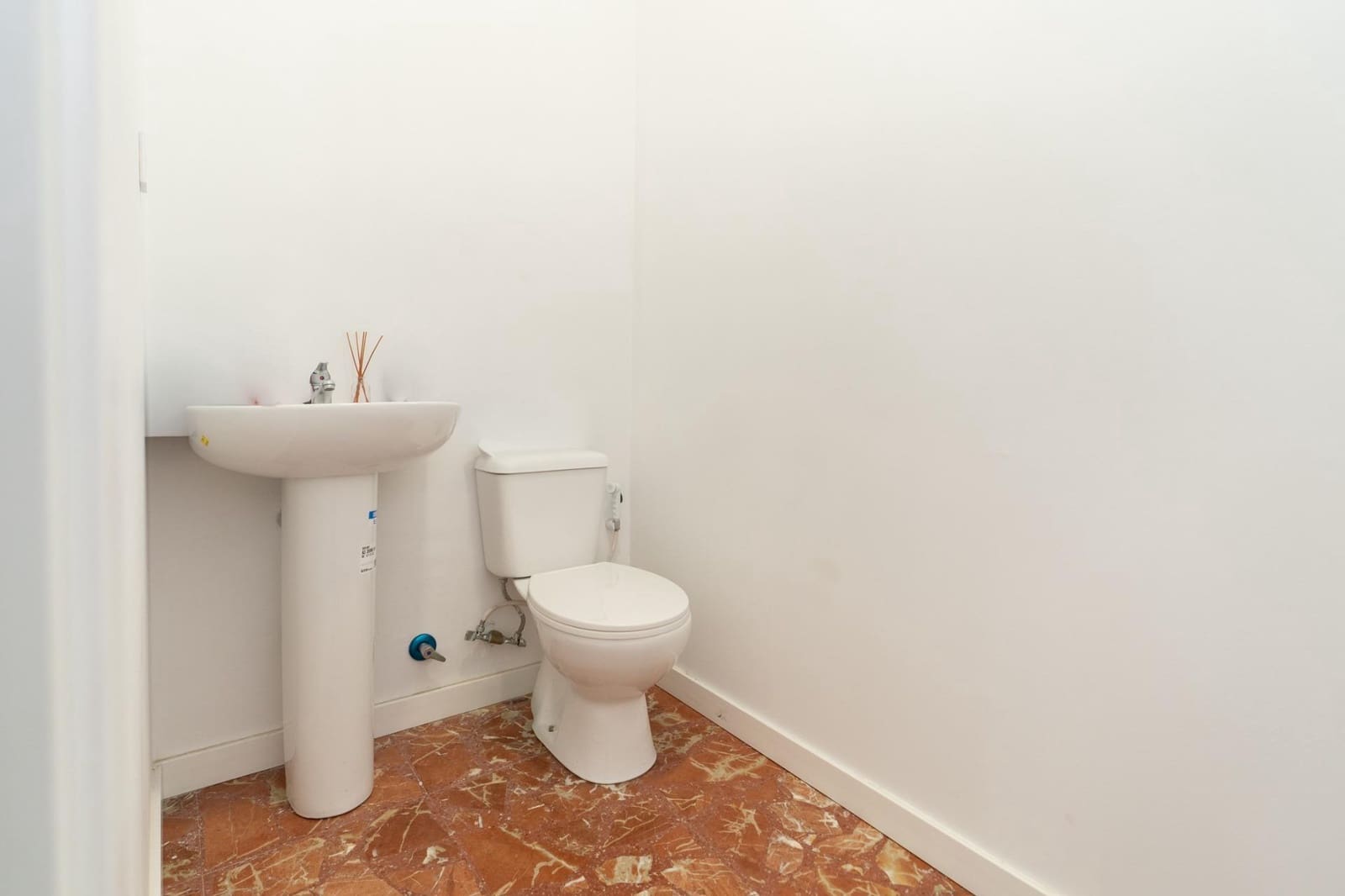 Erhverv til salg i Motril - € 149.500 (Ref: 9946196)
