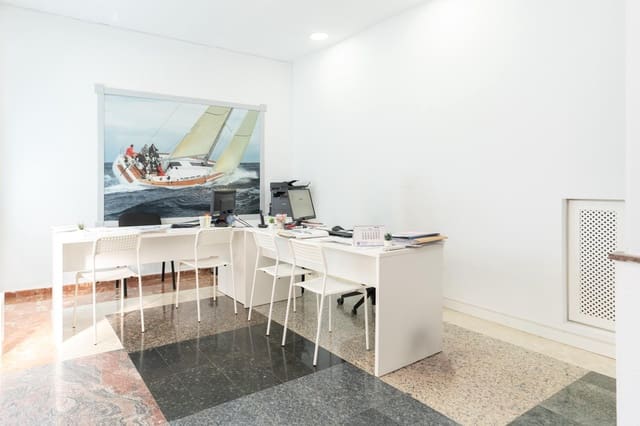 Erhverv til salg i Motril - € 149.500 (Ref: 9946196)