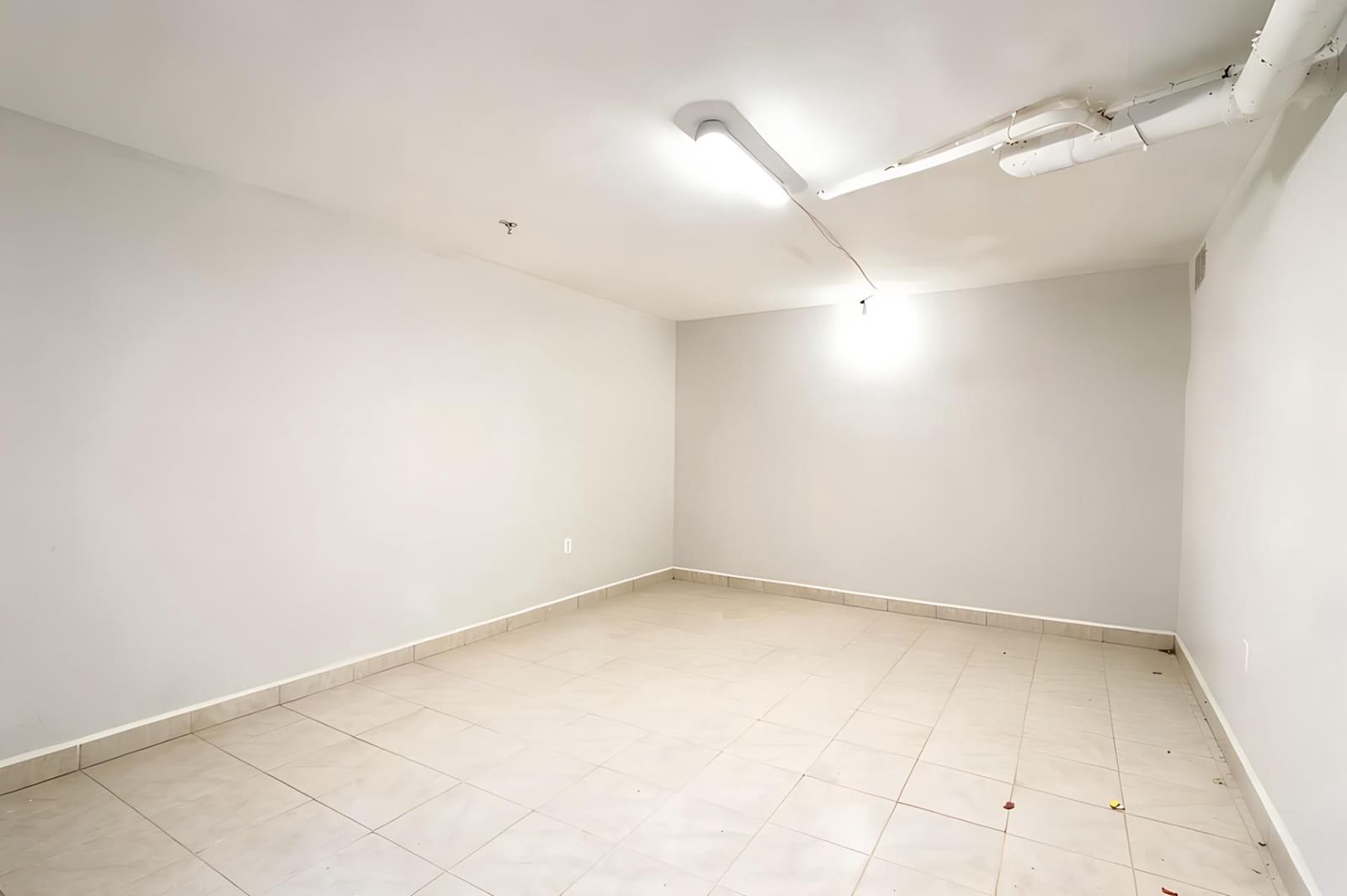 Erhverv til salg i Motril - € 149.500 (Ref: 9946196)