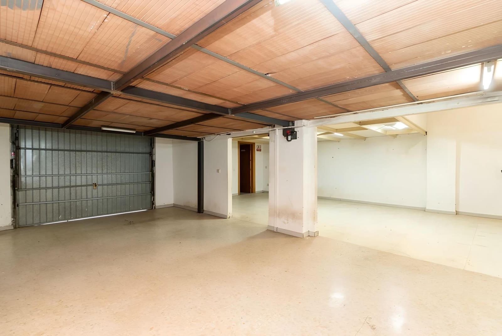 Erhverv til salg i Motril - € 149.500 (Ref: 9946196)